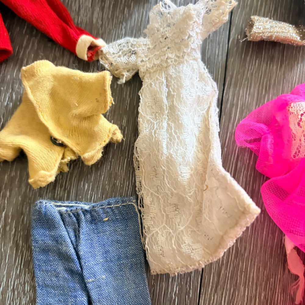 Vintage Barbie Doll Clothes Lot Retro Outfits Dresses Jumpsuits Accessories - Picture 11 of 11